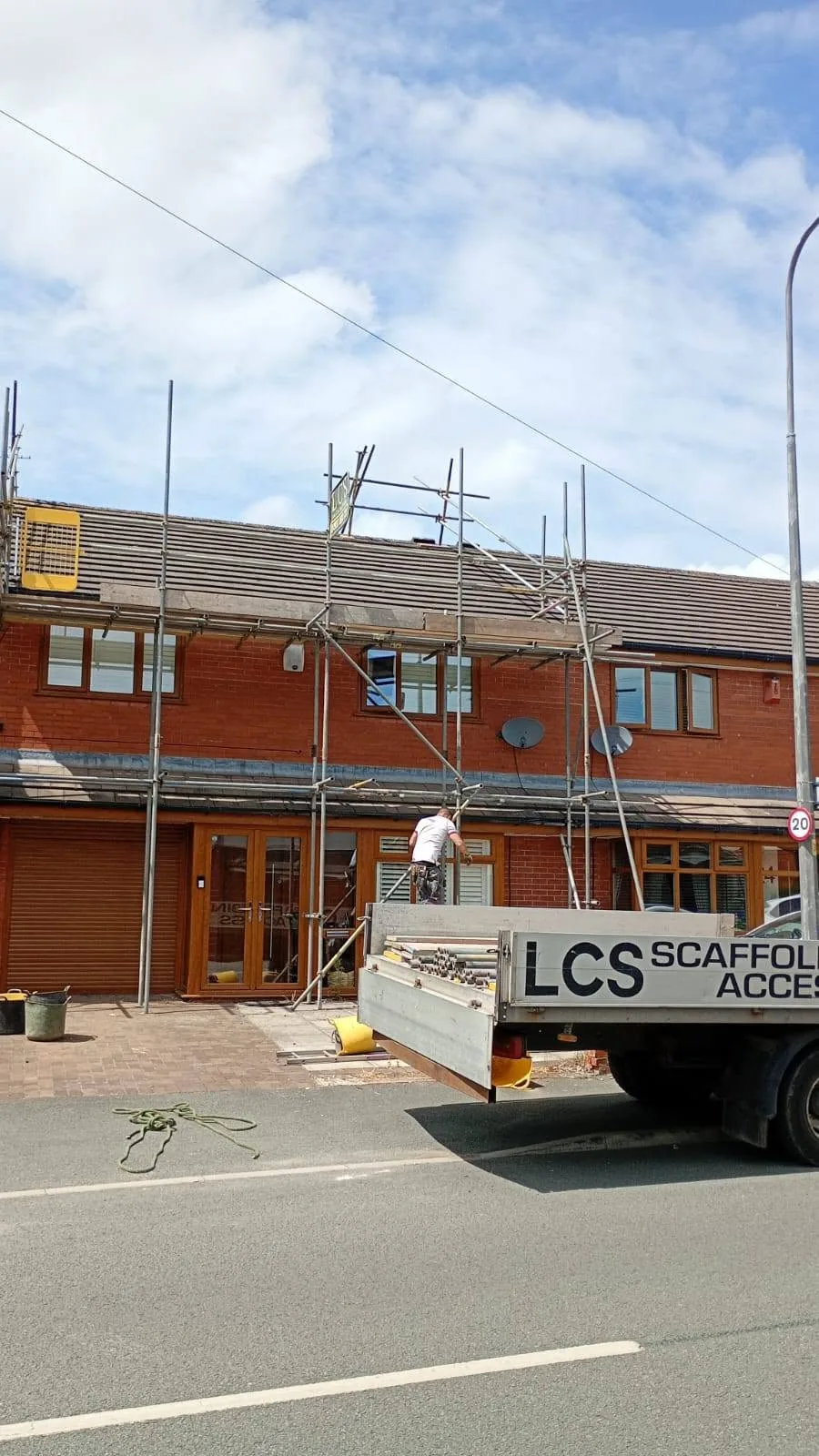Domestic scaffold and LCS truck for roof access works